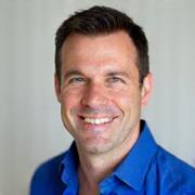 Porträt von Max Schiffer, CEO & Gründer von Aurablüte